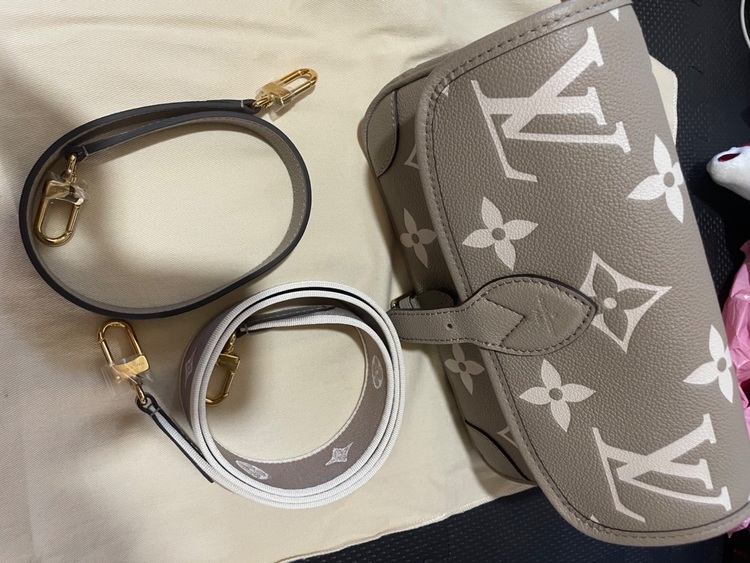 ディアヌ（ブランドバッグ）の商品画像 - 査定依頼日：2025年9月24日 - 最高査定価格：100,000円