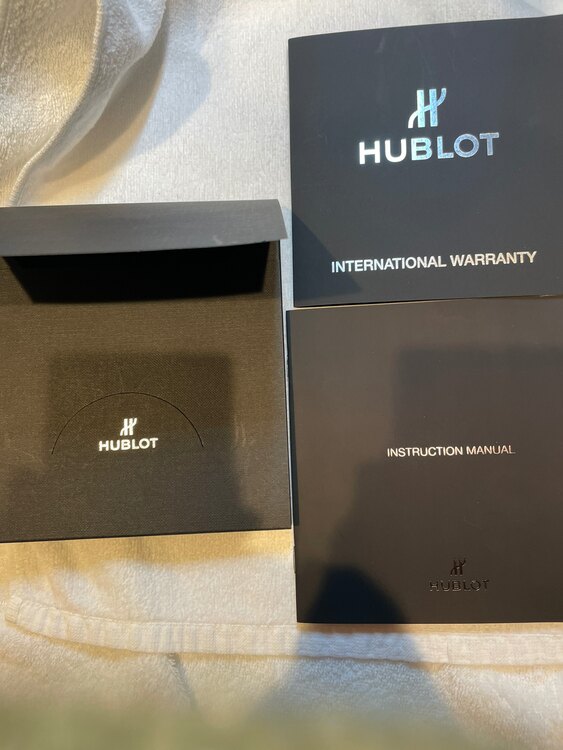 ウブロ ビックバン 411O.OX.1180.Ox（高級時計）の商品画像 - 査定依頼日：2025年5月3日 - 最高査定価格：3,000,000円