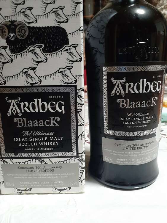 アードベックブラック（お酒）の商品画像 - 査定依頼日：2025年1月20日 - 最高査定価格：22,000円