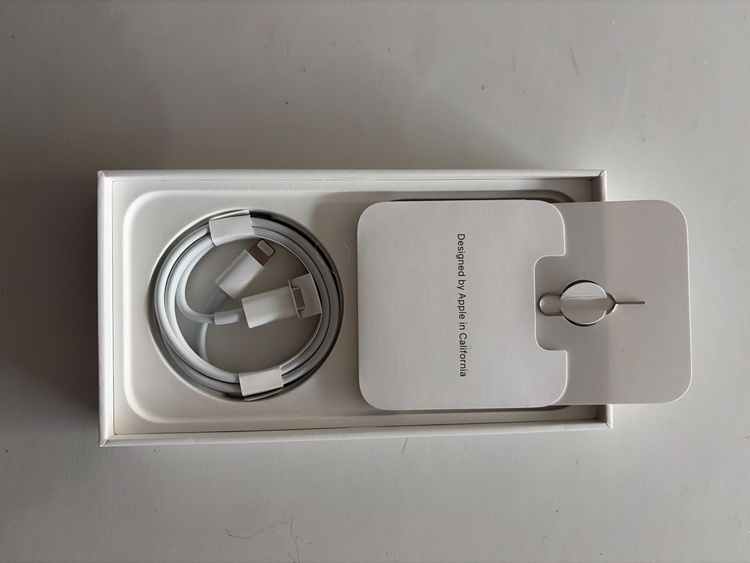 iPhone 13 128GB docomo（スマホ）の商品画像 - 査定依頼日：2026年3月1日 - 最高査定価格：36,000円