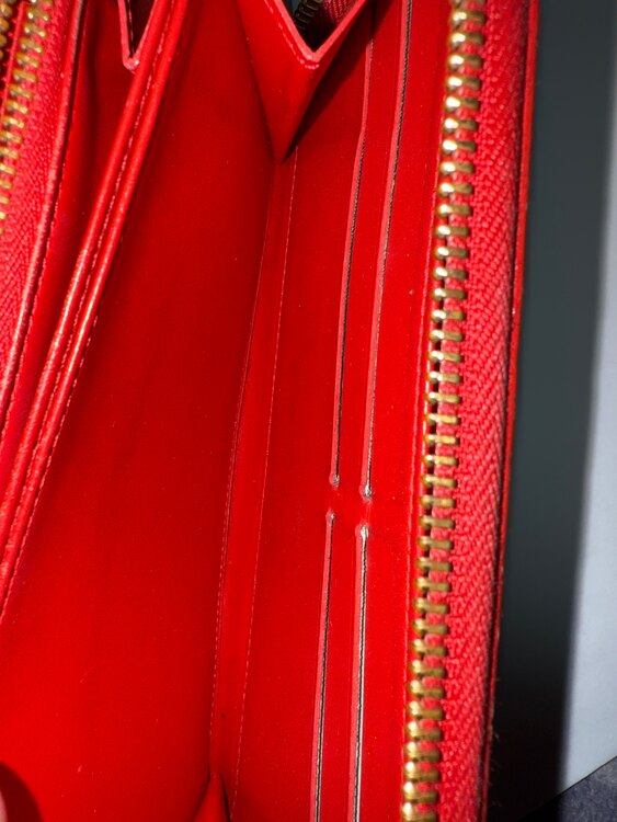 LOUIS VUITTON 長財布　ヴェルニ ジッピー（ブランド財布・小物）の商品画像 - 査定依頼日：2025年3月18日 - 最高査定価格：15,000円