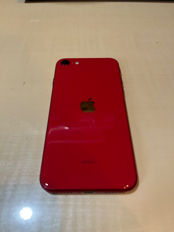 iPhone SE2 256GB レッド（スマホ）の商品画像 - 査定依頼日：2026年8月20日 - 最高査定価格：11,000円