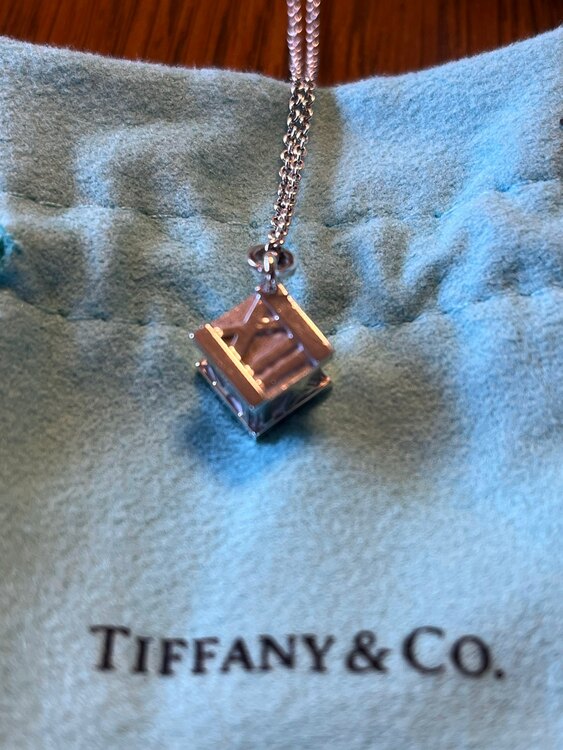 ティファニー アトラスキューブネックレス？（金・貴金属）の商品画像 - 査定依頼日：2025年5月13日 - 最高査定価格：3,000円