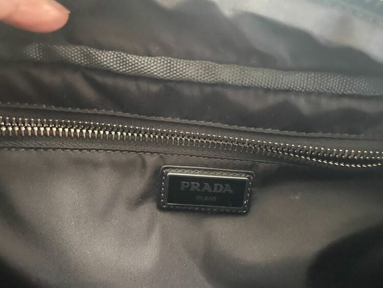 PRADA (2VZ044) カーキBAG（ブランドバッグ）の商品画像 - 査定依頼日：2025年11月11日 - 最高査定価格：60,000円
