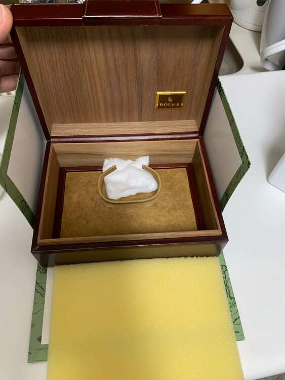 ロレックス デイデイト （高級時計）の商品画像 - 査定依頼日：2025年3月12日 - 最高査定価格：2,400,000円