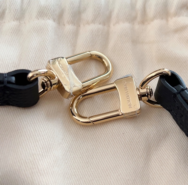 インサイドアウトBB M12099（ブランドバッグ）の商品画像 - 査定依頼日：2026年2月17日 - 最高査定価格：290,000円