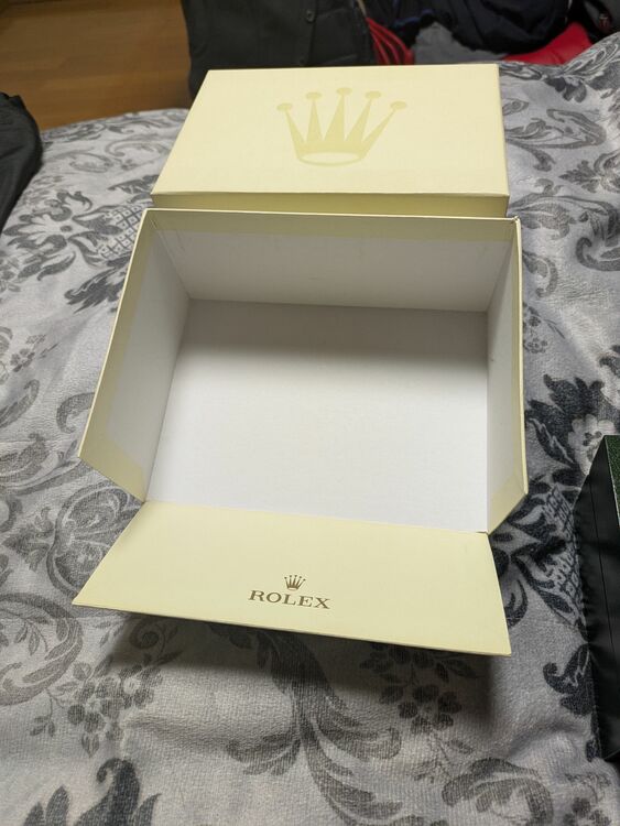 ロレックス パーペチュアルデイト 115F87W5（高級時計）の商品画像 - 査定依頼日：2025年9月22日 - 最高査定価格：2,000,000円