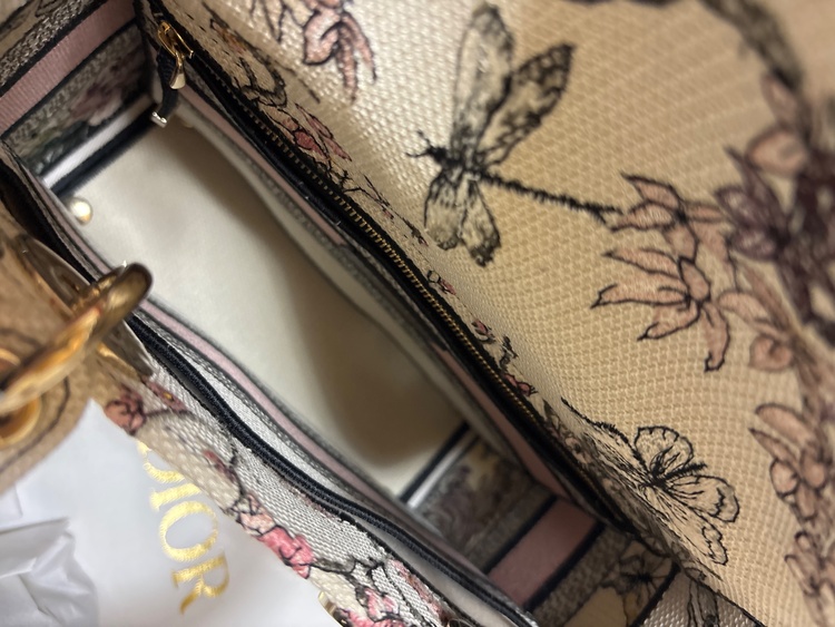 ディオール  （ブランドバッグ）の商品画像 - 査定依頼日：2026年2月22日 - 最高査定価格：220,000円