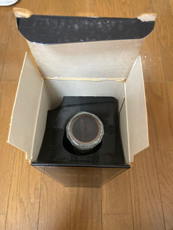 ブランデー カミュ （お酒）の商品画像 - 査定依頼日：2025年5月21日 - 最高査定価格：3,000円