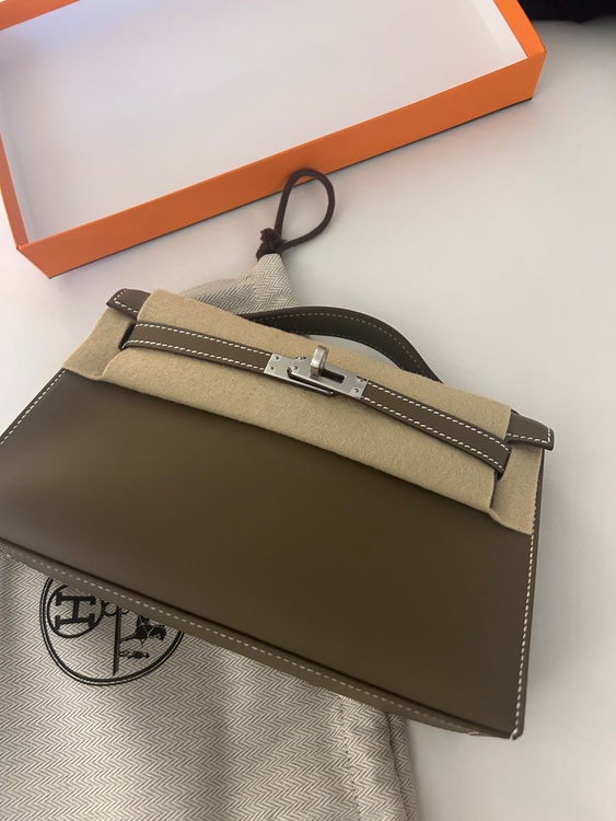 ポシェットケリー（ブランドバッグ）の商品画像 - 査定依頼日：2026年4月17日 - 最高査定価格：3,300,000円