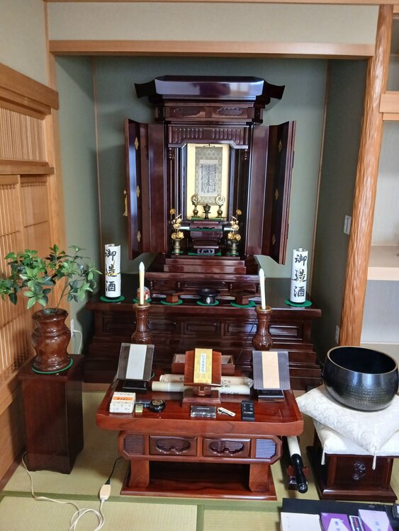 仏壇（美術品・骨董品）の商品画像 - 査定依頼日：2025年12月10日 - 最高査定価格：2,000円