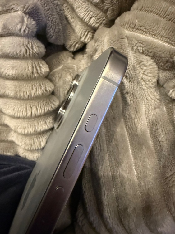 iPhone 15 Pro 512GB SIMフリー（スマホ）の商品画像 - 査定依頼日：2026年1月18日 - 最高査定価格：136,000円