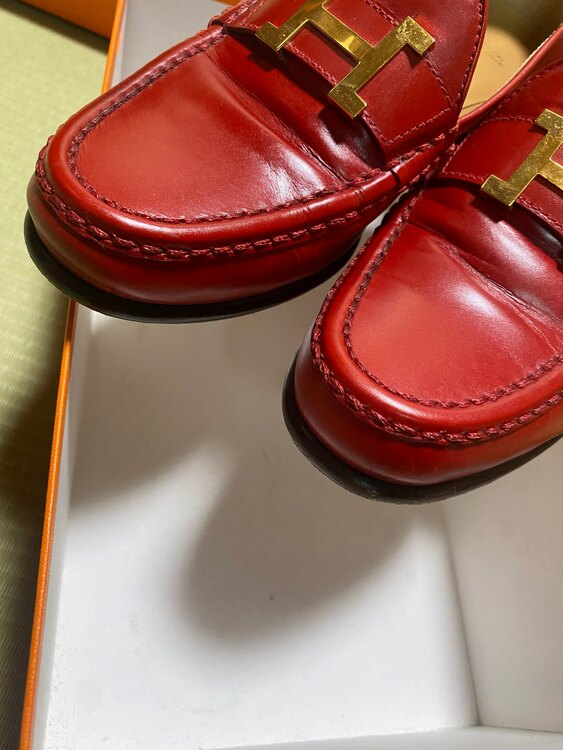 エルメス　赤　ローファー（古着・ファッション）の商品画像 - 査定依頼日：2024年11月17日 - 最高査定価格：40,000円