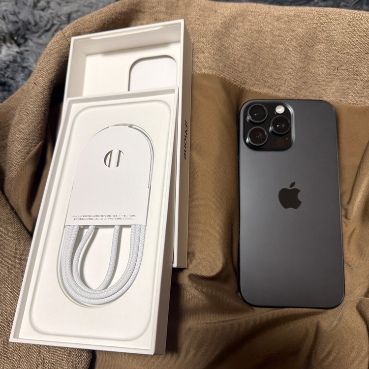 iPhone16promax ブラックチタニウム（スマホ）の商品画像 - 査定依頼日：2026年5月31日 - 最高査定価格：129,000円