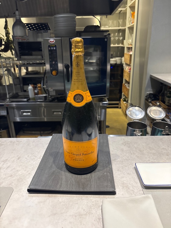 シャンパン サロン （お酒）の商品画像 - 査定依頼日：2025年11月10日 - 最高査定価格：329,500円