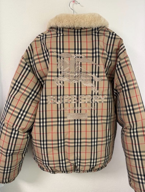 Supreme Burberry  Shearling Collar Down （古着・ファッション）の商品画像 - 査定依頼日：2026年1月25日 - 最高査定価格：150,000円