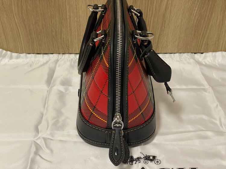 その他 コーチ （ブランドバッグ）の商品画像 - 査定依頼日：2024年12月27日 - 最高査定価格：3,500円