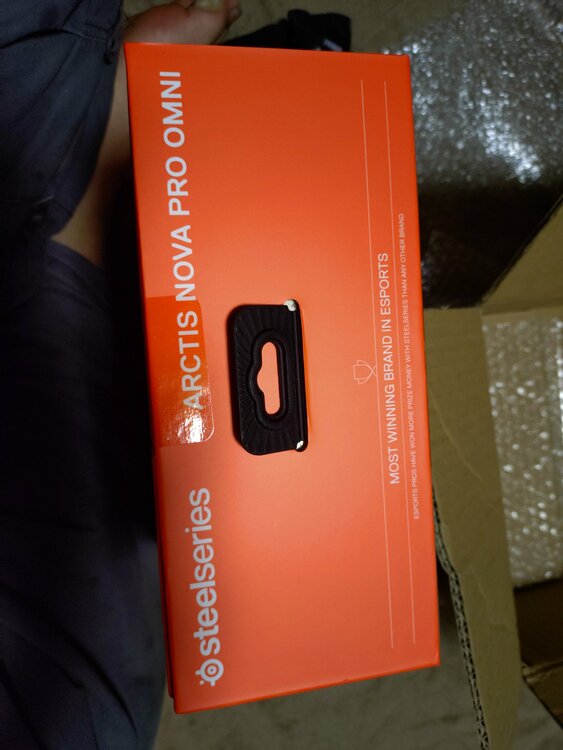 SteelSeries Arctis Nova Pro Omni（オーディオ・スピーカー）の商品画像 - 査定依頼日：2026年6月17日 - 最高査定価格：34,100円