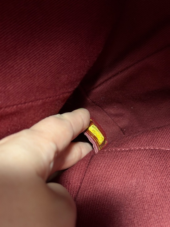 ドーヴィル（ブランドバッグ）の商品画像 - 査定依頼日：2026年3月4日 - 最高査定価格：200,000円