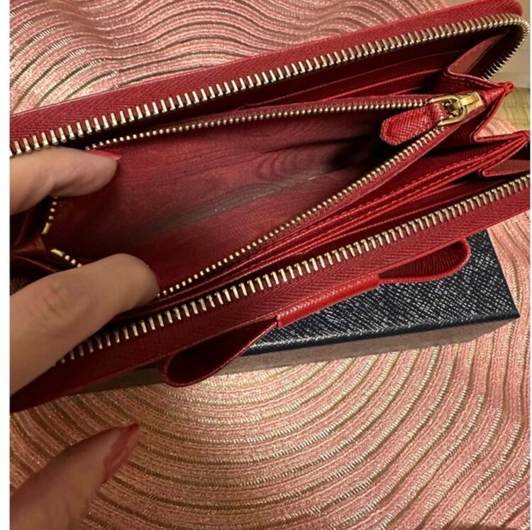 不明（ブランド財布・小物）の商品画像 - 査定依頼日：2025年4月11日 - 最高査定価格：2,000円