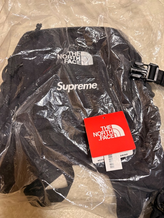 The North face supreme rtg（ブランドバッグ）の商品画像 - 査定依頼日：2026年2月9日 - 最高査定価格：20,000円