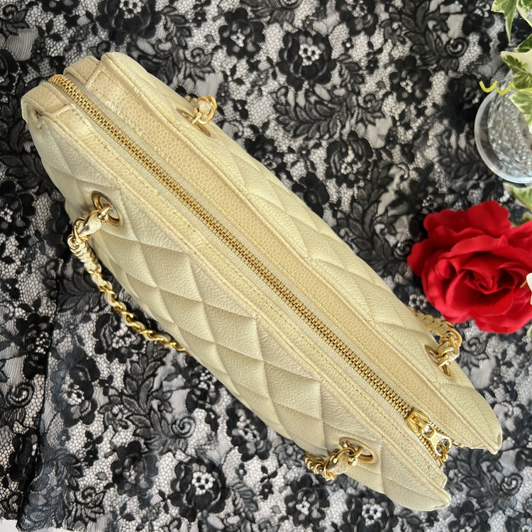 CHANEL キャビアスキンマトラッセ チェーンショルダー　ファスナー開閉タイプ（ブランドバッグ）の商品画像 - 査定依頼日：2022年3月9日