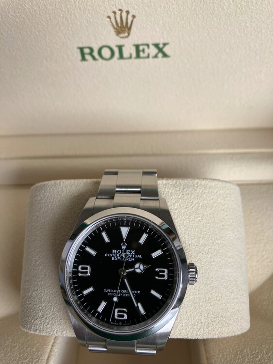 ロレックス エクスプローラー 12427（高級時計）の商品画像 - 査定依頼日：2025年3月8日 - 最高査定価格：1,320,000円