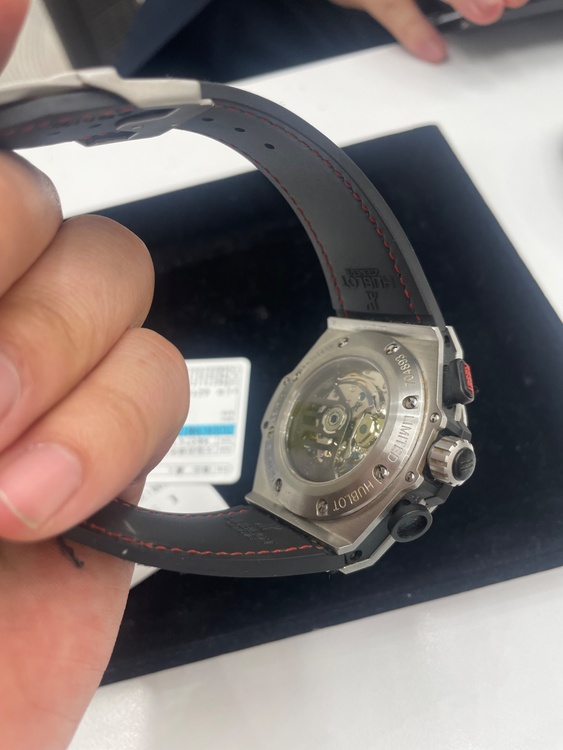 ウブロ キングパワー （高級時計）の商品画像 - 査定依頼日：2026年4月1日 - 最高査定価格：1,000,000円