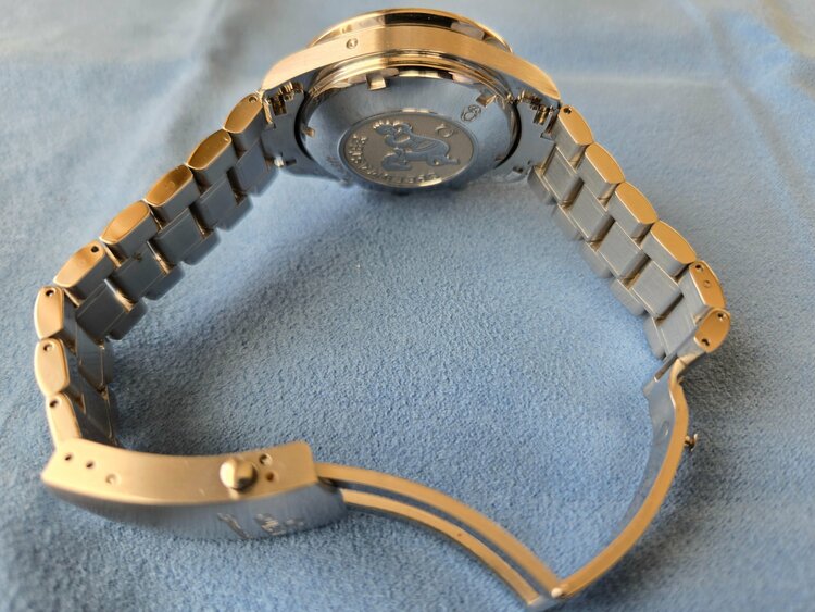 オメガ スピードマスター 3222.8（高級時計）の商品画像 - 査定依頼日：2026年1月30日 - 最高査定価格：350,000円