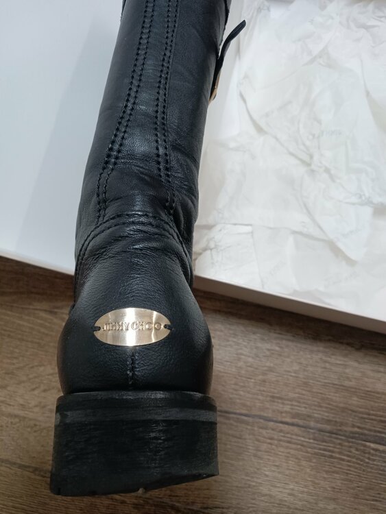 ジミーチュウ　エンジニアブーツ（古着・ファッション）の商品画像 - 査定依頼日：2025年12月6日 - 最高査定価格：2,000円