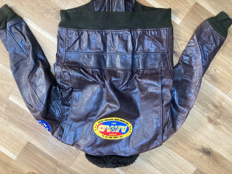 アヴィレックス　レザーフライトジャケット（古着・ファッション）の商品画像 - 査定依頼日：2026年4月14日 - 最高査定価格：14,000円