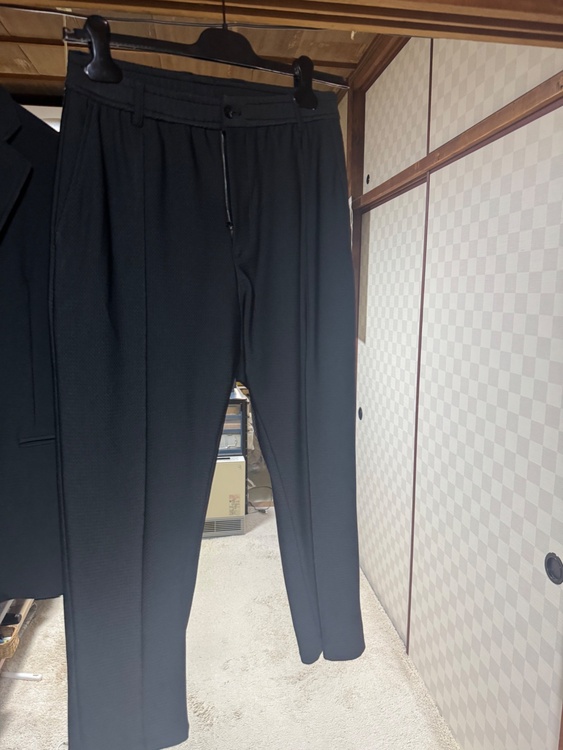 スーツ（古着・ファッション）の商品画像 - 査定依頼日：2026年5月16日 - 最高査定価格：1,000円