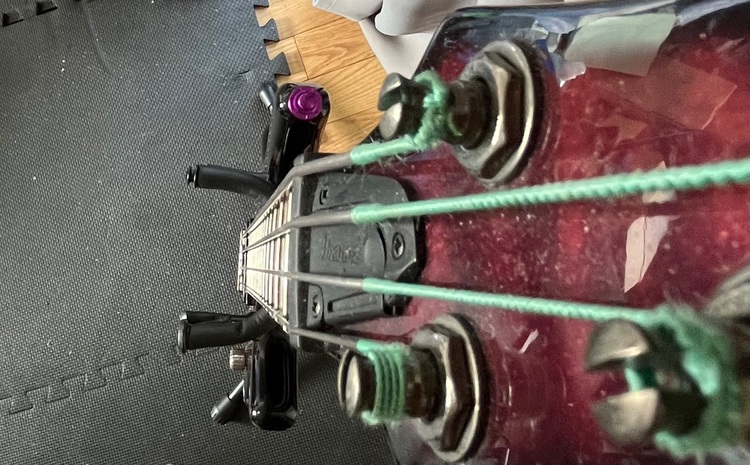 ベースギター（ピアノ・楽器・PA機材）の商品画像 - 査定依頼日：2025年8月25日 - 最高査定価格：1,000円