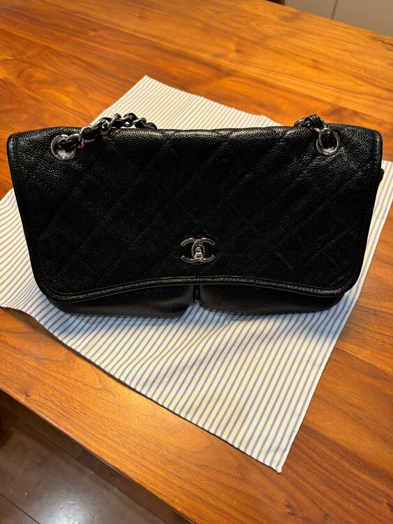 キャビアスキンのフラップバッグ（ブランドバッグ）の商品画像 - 査定依頼日：2025年1月24日 - 最高査定価格：350,000円