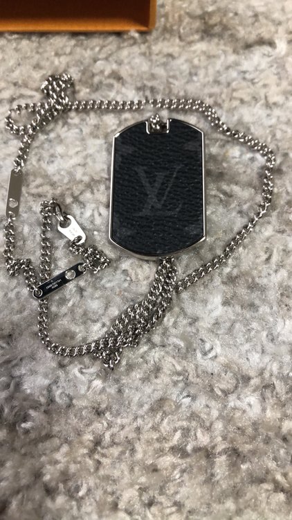 ルイ・ヴィトン M63640 コリエ プラーク モノグラム エクリプス ネックレ（金・貴金属）の商品画像 - 査定依頼日：2023年2月24日 - 最高査定価格：23,000円