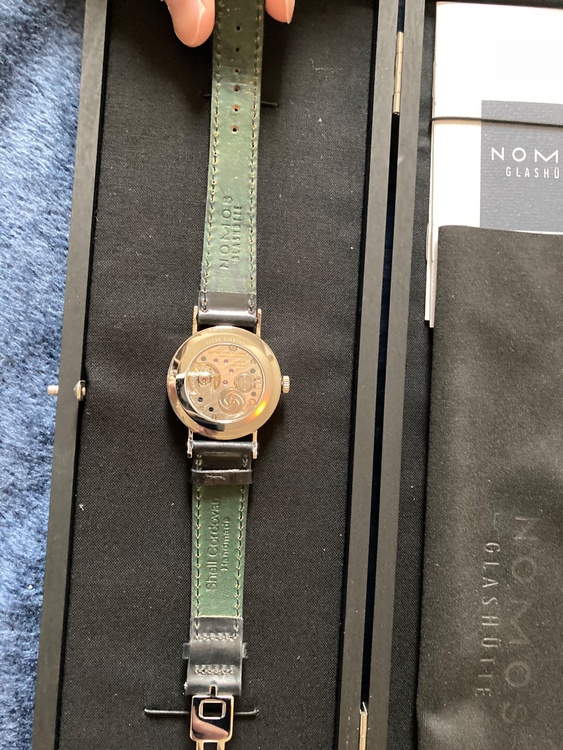 nomos タンジェント　35ミリ（高級時計）の商品画像 - 査定依頼日：2026年3月29日 - 最高査定価格：150,000円