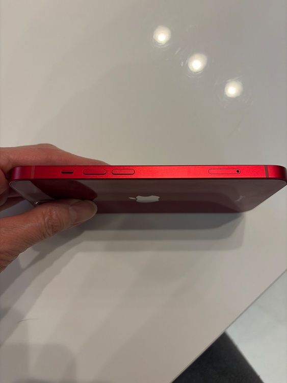iPhone 13 128GB docomo（スマホ）の商品画像 - 査定依頼日：2026年4月30日 - 最高査定価格：36,000円