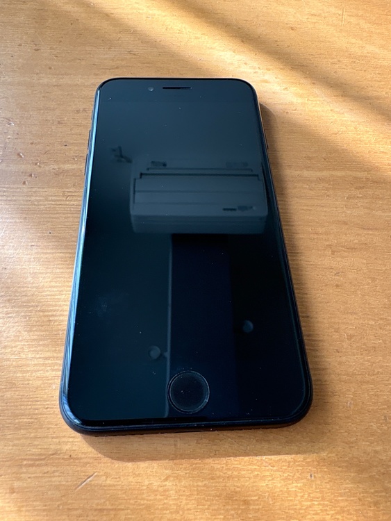 iPhonese3（スマホ）の商品画像 - 査定依頼日：2026年2月13日 - 最高査定価格：20,000円