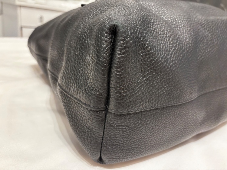 ミュウミュウ  （ブランドバッグ）の商品画像 - 査定依頼日：2025年12月15日 - 最高査定価格：35,000円