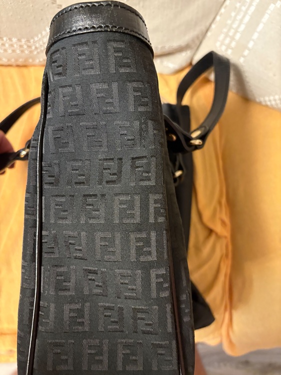 フェンディ  （ブランドバッグ）の商品画像 - 査定依頼日：2025年9月17日 - 最高査定価格：43,000円