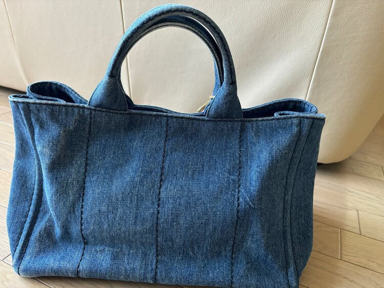 プラダ  （ブランドバッグ）の商品画像 - 査定依頼日：2025年2月22日 - 最高査定価格：60,000円