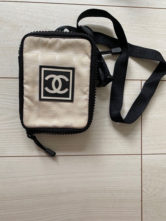 A22059（ブランドバッグ）の商品画像 - 査定依頼日：2026年3月14日 - 最高査定価格：80,000円