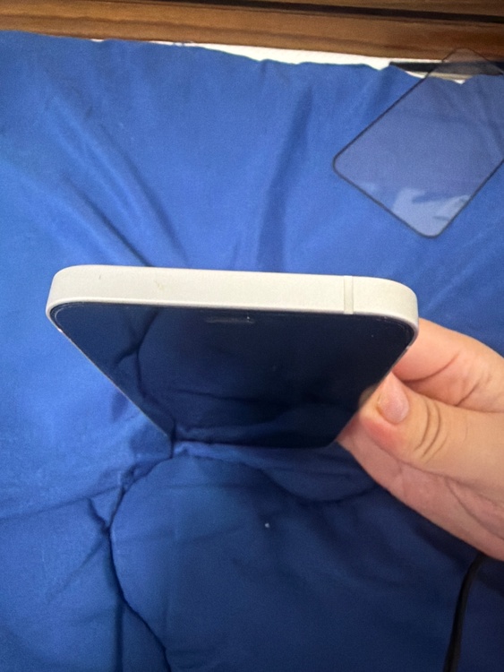 iPhone iPhone 12 64GB SIMフリー（スマホ）の商品画像 - 査定依頼日：2026年8月18日 - 最高査定価格：18,000円