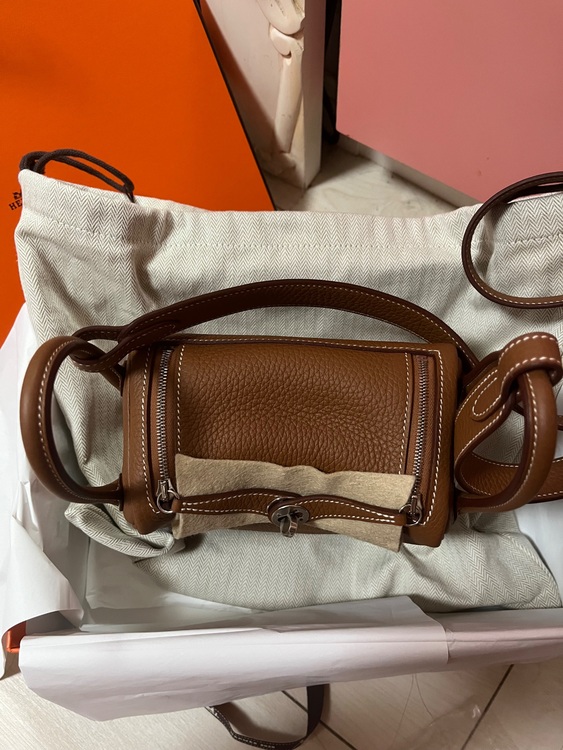 リンディミニ（ブランドバッグ）の商品画像 - 査定依頼日：2025年11月6日 - 最高査定価格：1,360,000円