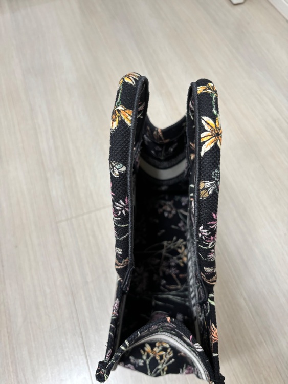 ディオール  （ブランドバッグ）の商品画像 - 査定依頼日：2025年9月24日 - 最高査定価格：200,000円