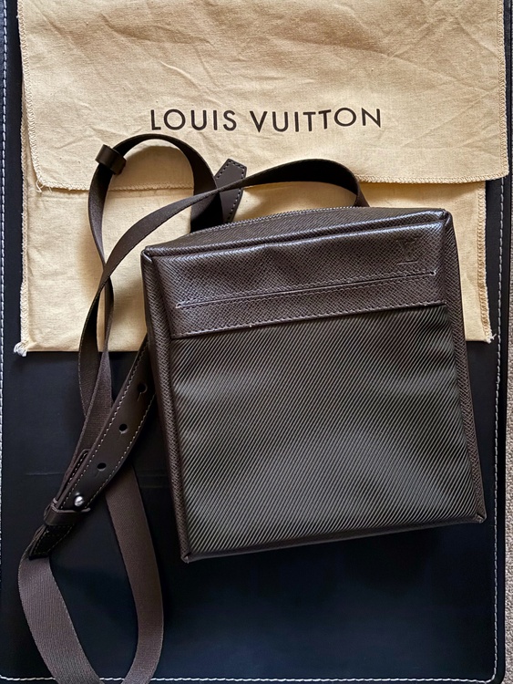 ルイヴィトン タイガ （ブランドバッグ）の商品画像 - 査定依頼日：2026年2月23日 - 最高査定価格：50,000円