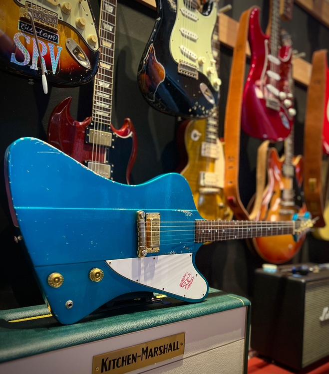 1976年製建国記念Gibson Firebird モディファイTYPE1（ピアノ・楽器・PA機材）の商品画像 - 査定依頼日：2026年9月4日 - 最高査定価格：400,000円