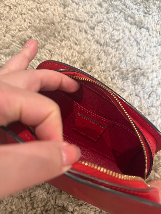 ポーチ　エピ（ブランド財布・小物）の商品画像 - 査定依頼日：2025年10月13日 - 最高査定価格：3,000円