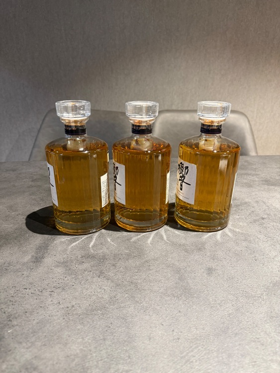 響（お酒）の商品画像 - 査定依頼日：2025年11月25日 - 最高査定価格：27,000円