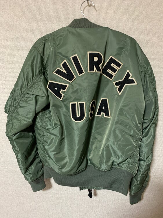AVIREX MA-1（古着・ファッション）の商品画像 - 査定依頼日：2025年4月13日 - 最高査定価格：3,000円